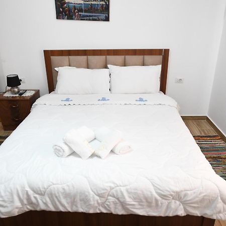 Guest House Luli 培拉特 外观 照片