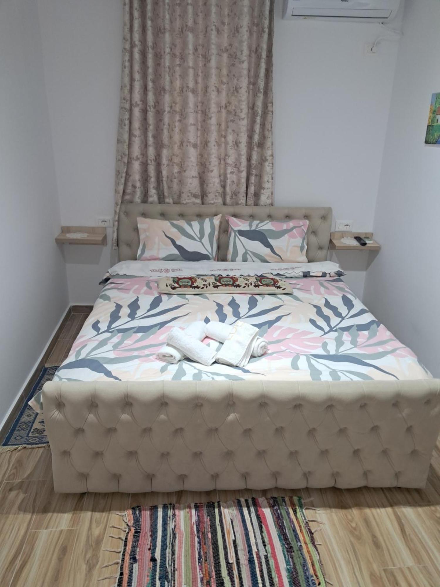 Guest House Luli 培拉特 外观 照片